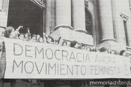 Pie de Foto: Democracia Ahora!. Movimiento Feminista Chile, 1983