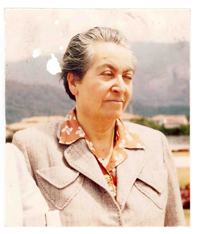 [Retrato de Gabriela, 1945]  [fotografía].