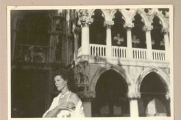 [Doris Dana en Venecia]  [fotografía].