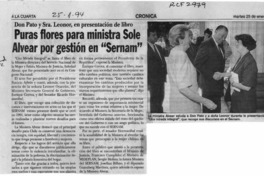 Puras flores para ministra Sole Alvear por gestión en "Sernam"  [artículo].