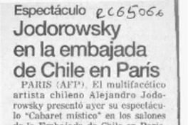Jodorowsky en la embajada de Chile en París  [artículo].