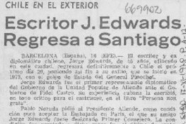 Escritor J. Edwards regresa a Santiago.