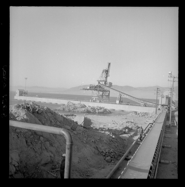 [Vista del puerto de embarque para los minerales del yacimiento "El Algarrobo"]