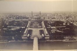 [Album de la Exposición Universal de París de 1889 : Jardínes y Palacio del Trocadero, ubicados frente a la Torre Eiffel]