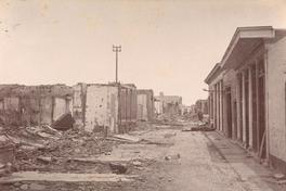 [Restos de la ciudad de Tacna, calle desolada, después de Batalla de Chorrillos : 13 de enero de 1881]