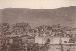 [Restos de la ciudad de Tacna, construcciones destruidas, de fondo se ven los cerros; después de la Batalla de Chorrillos : 13 de enero de 1881]