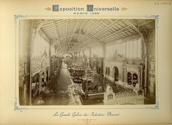 [Album de la Exposición Universal de París de 1889 : Gran Galería de Industrias Diversas]