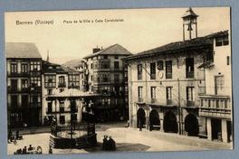 Plaza de la villa y casa consistorial Bermeo (Vizcaya).